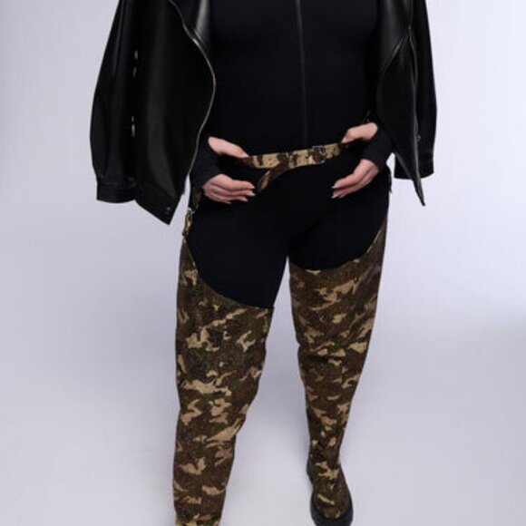 AZALEA WANG " COWGIRL CRUSIN " RHINESTONE CAMO FLATFORM CHAP BOOT - Picture 4 of 11